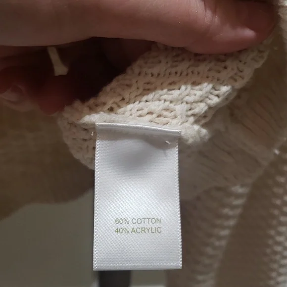 Nwt House of Harlow ecru with pearls sweater - Picture 5 of 9